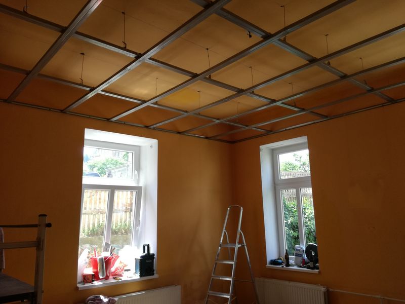 Snižování stropů sádrokartonem