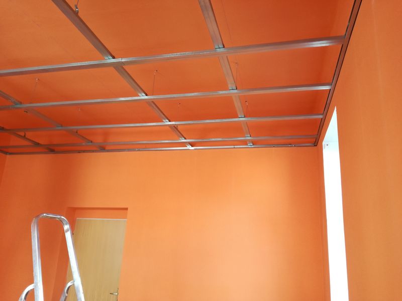 Snižování stropů sádrokartonem